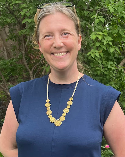 Julie Ekkers with College Connectors